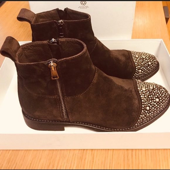 The shoe box: Brand New dark brown suede boots - Picture 2 of 14